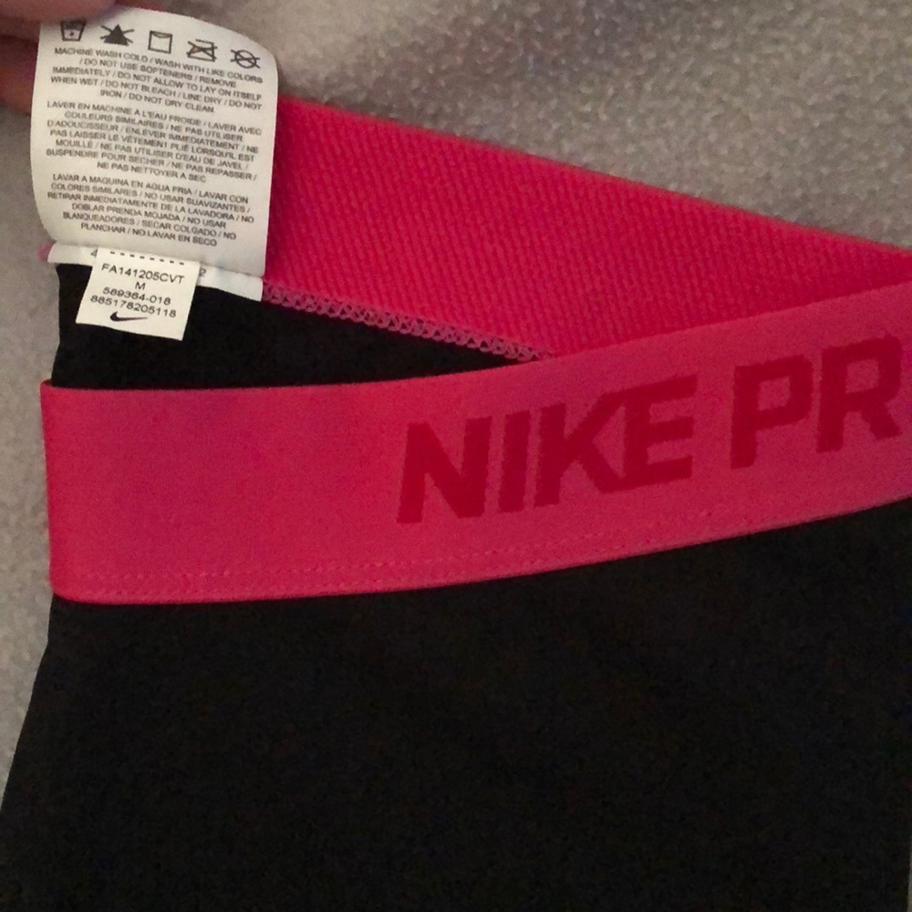 Nike Pro. Excellent condition - Picture 4 of 4